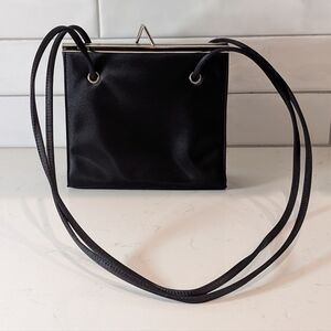 Amanda Smith Classic Black Shoulder Bag Kisslock Retro Sleek Design Y2K